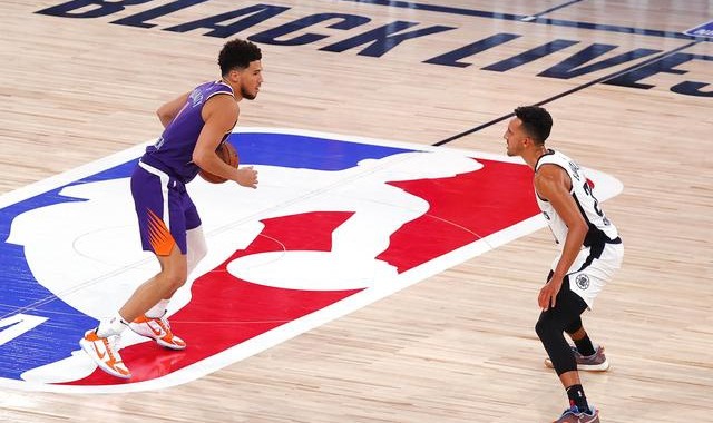 布克压哨跳投太阳绝杀国王延续强势表现