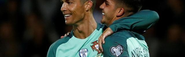 德甲射手榜竞争激烈,多名前锋争夺金靴殊荣