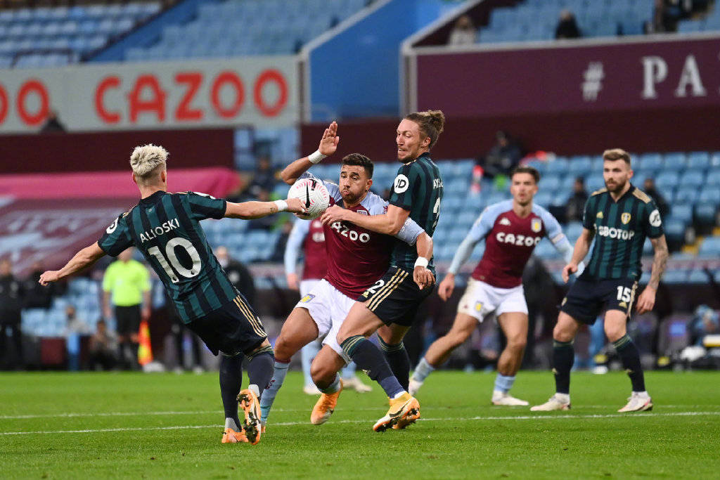 曼联防守漏洞频现,客场不敌升班马遭遇两连败  曼联防守漏洞频现,客场不敌升班马遭遇两连败