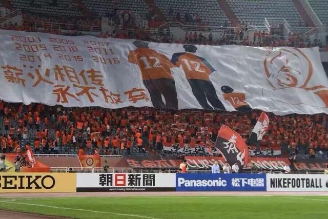  卡利亚里主场龙属性发威，南看台死忠助威声震亚平宁  